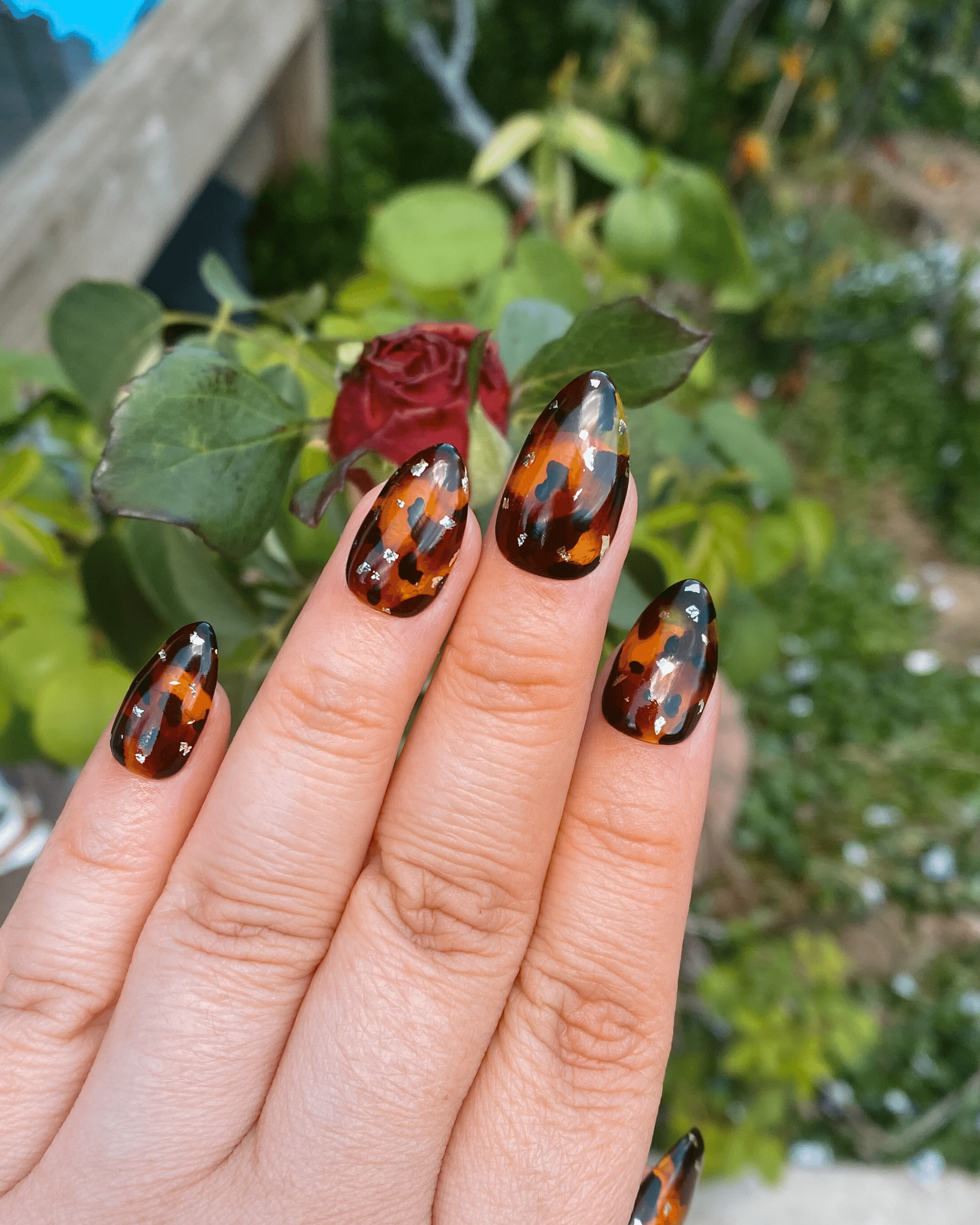 Gold Flake Red Marble Luxury Press-On Nails