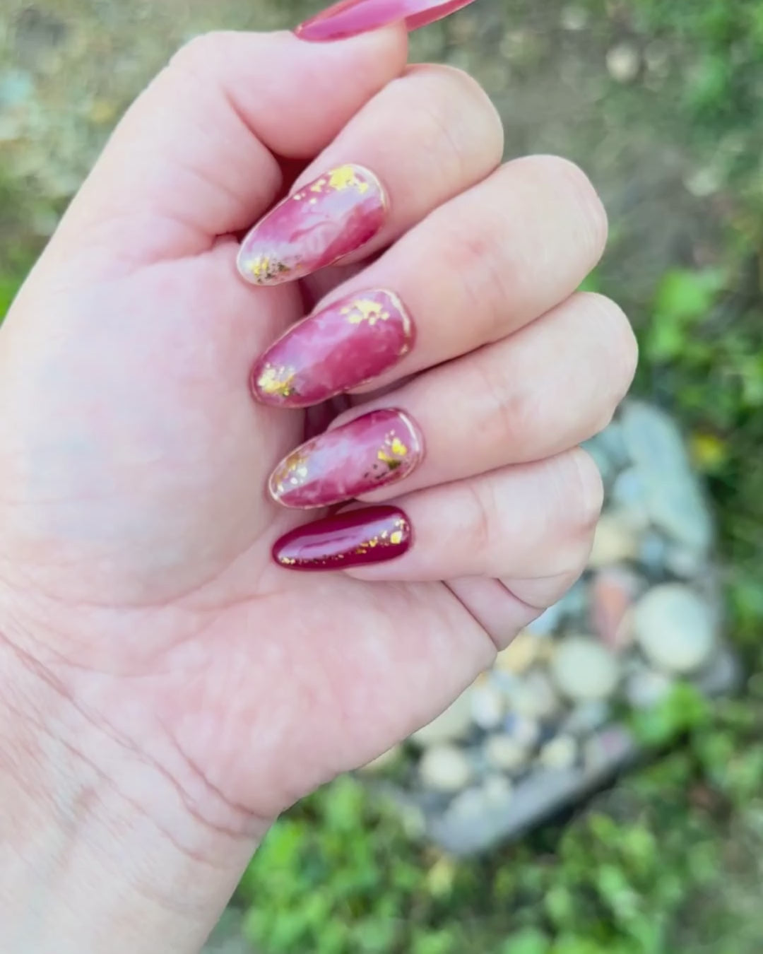 Pink Marble w/Gold Flakes. I'm really enjoying this nail shape. : r/Nails
